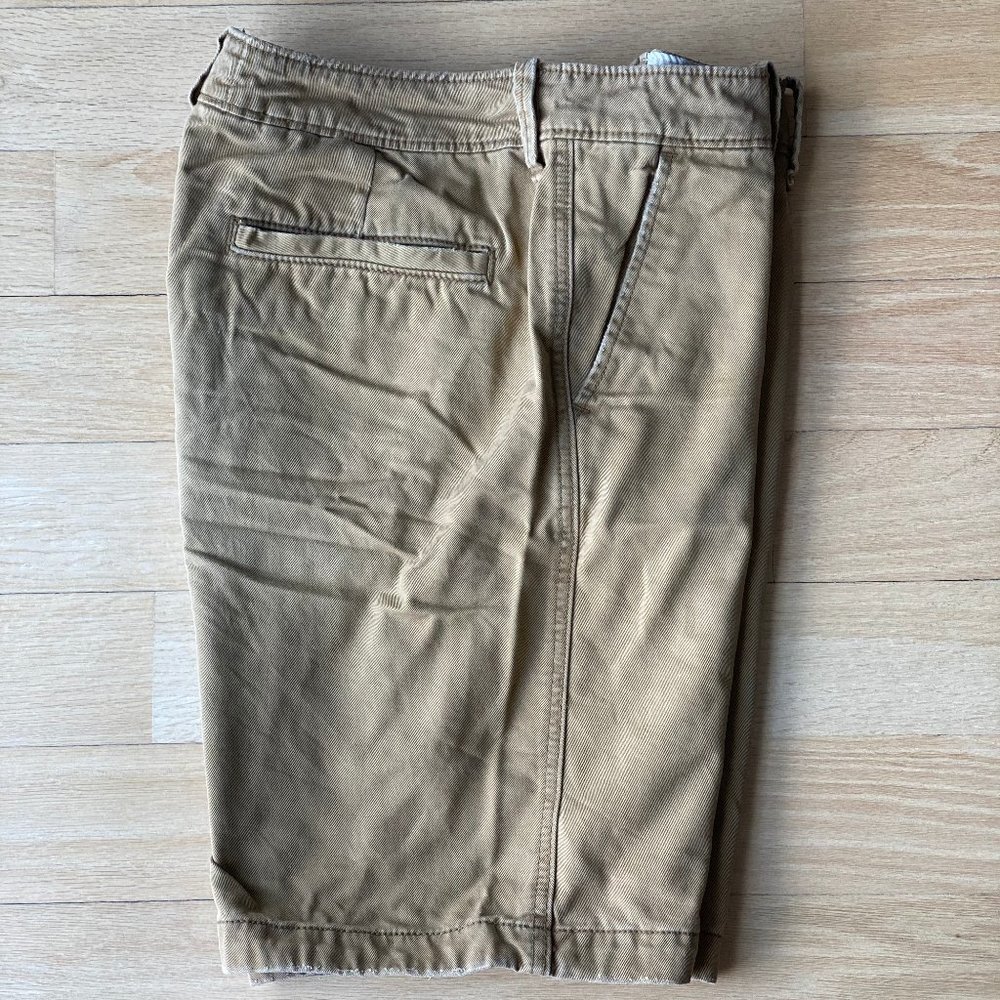 HOLLISTER FLAT FRONT CHINO SHORT 9"